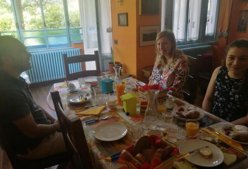 חדר סטנדרט, Rainbow Relais