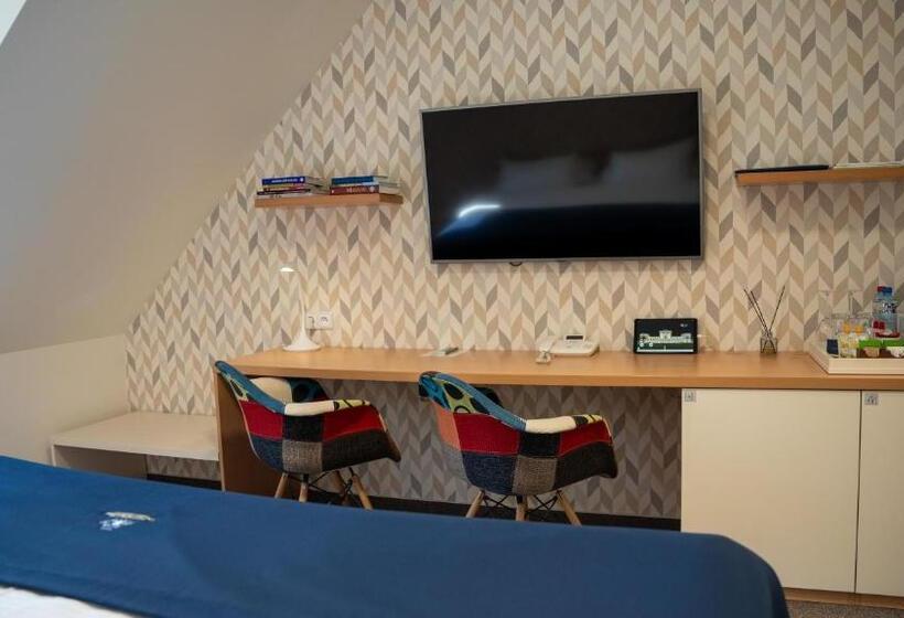 シングルデラックスルーム, Hraniční Zámeček