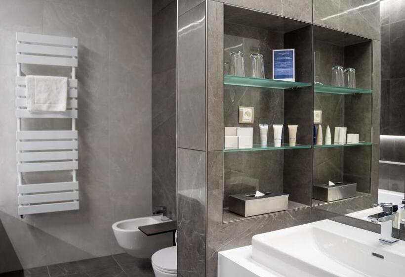 スーペリアースイート, Hraniční Zámeček