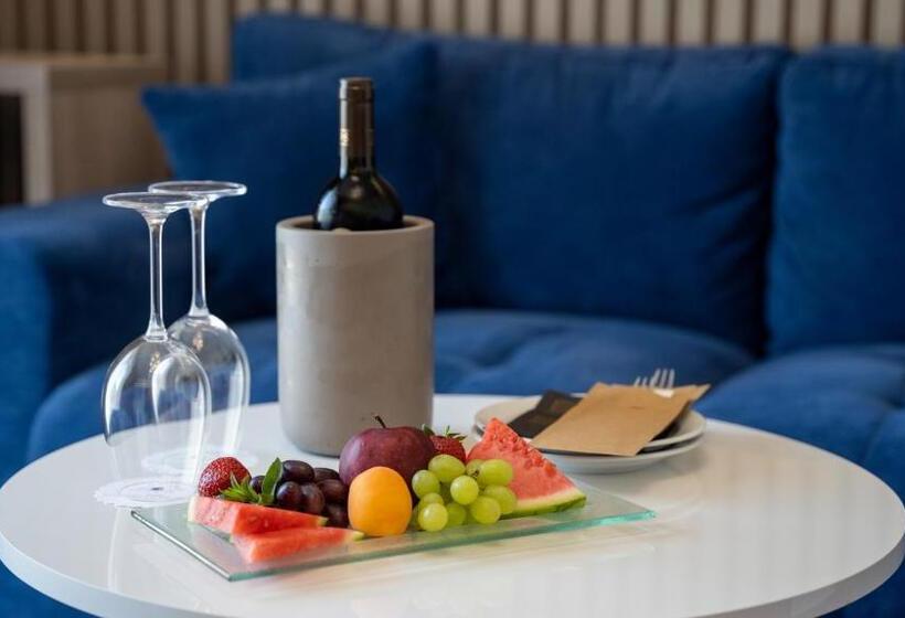 スーペリアースイート, Hraniční Zámeček