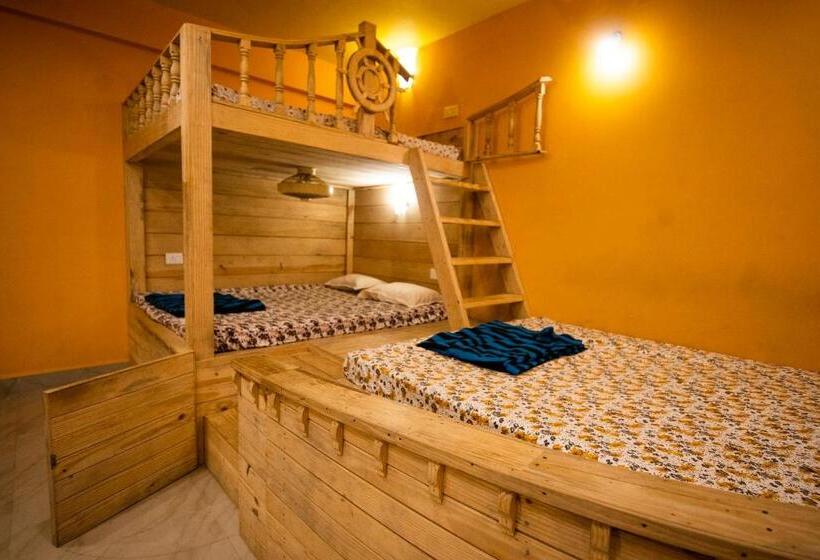 חדר פרמיום לארבעה, Godwill Casa Varca