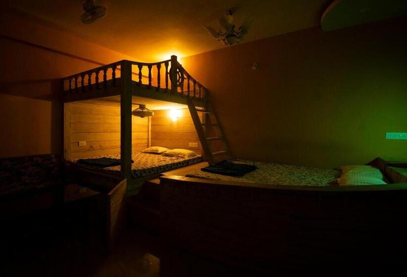 חדר פרמיום לארבעה, Godwill Casa Varca