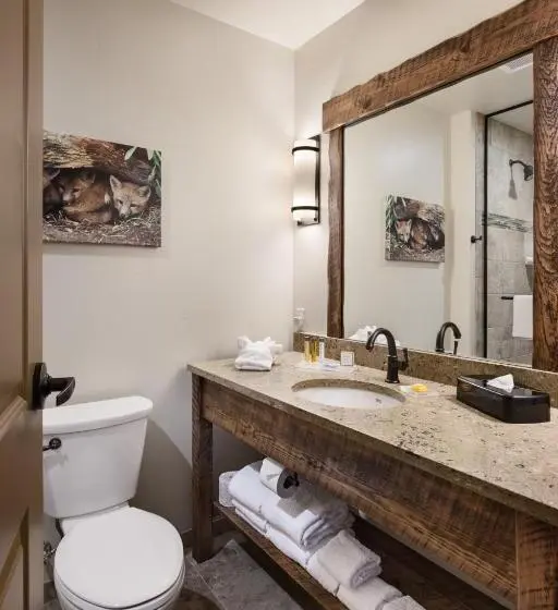 Standard-huone King-vuode, Glacier International Lodge
