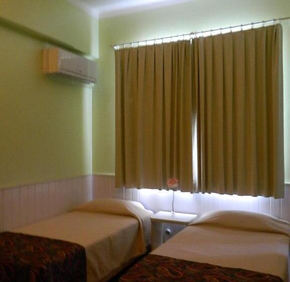 غرفة سوبيريور, Ivo De Conto