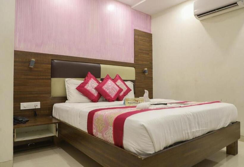 Camera Deluxe, Plaza Executive   Near Bkc