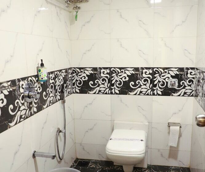 Camera Deluxe, Plaza Executive   Near Bkc