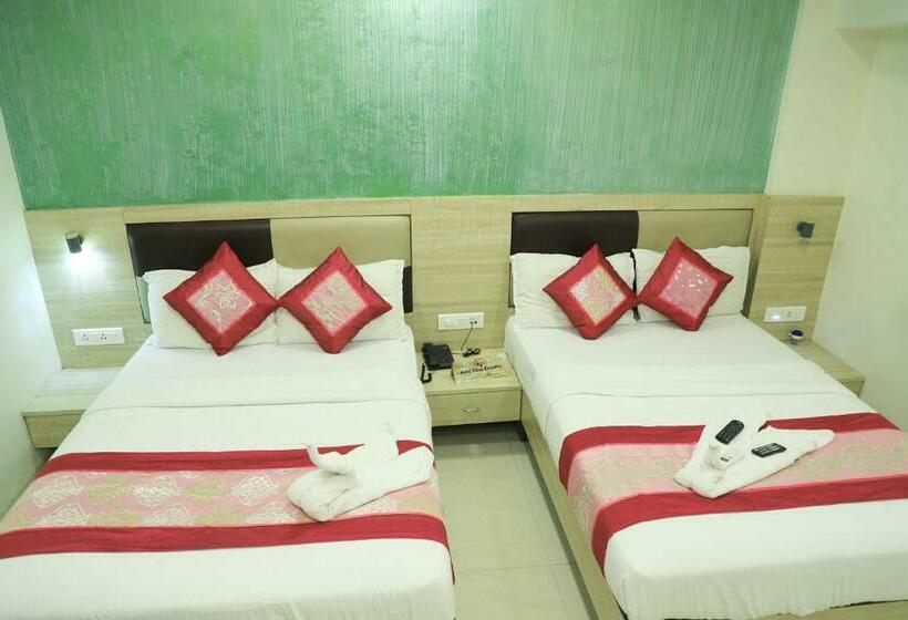 Camera Quadrupla Deluxe, Plaza Executive   Near Bkc