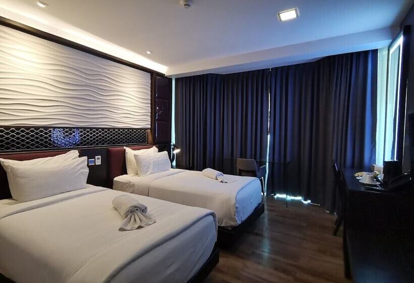 디럭스 룸, Holatel