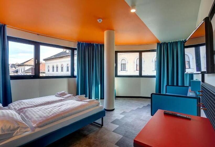 Номер Стандарт Трехместный, Meininger Budapest Great Market Hall