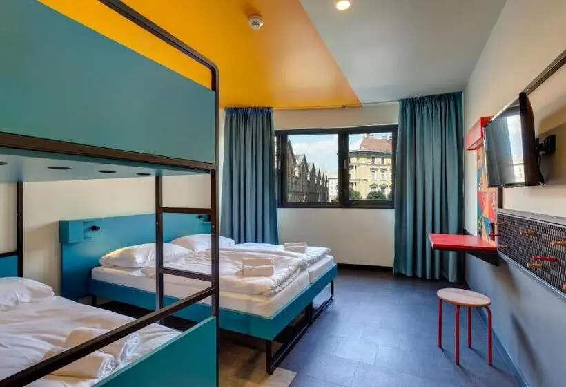 スタンダード4人部屋, Meininger Budapest Great Market Hall
