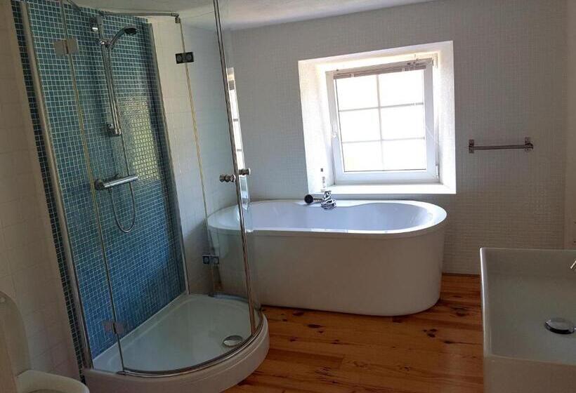 חדר סטנדרט לשלושה, La Beuratte