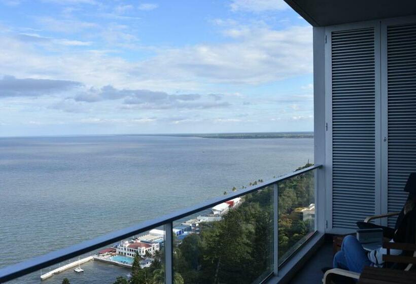 דירת חדר נוף לים, Xenon Urban Apartments