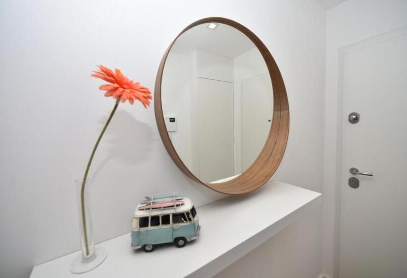 דירת חדר נוף לים, Xenon Urban Apartments