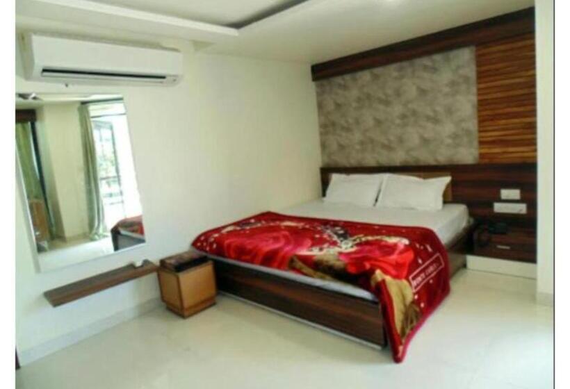 豪华房间, Balcony Rooms Overlooking The Main Market