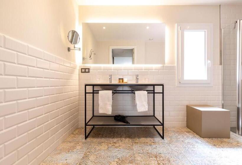 Номер Deluxe Вид на Море с Балконом, Taverna De La Sal Boutique