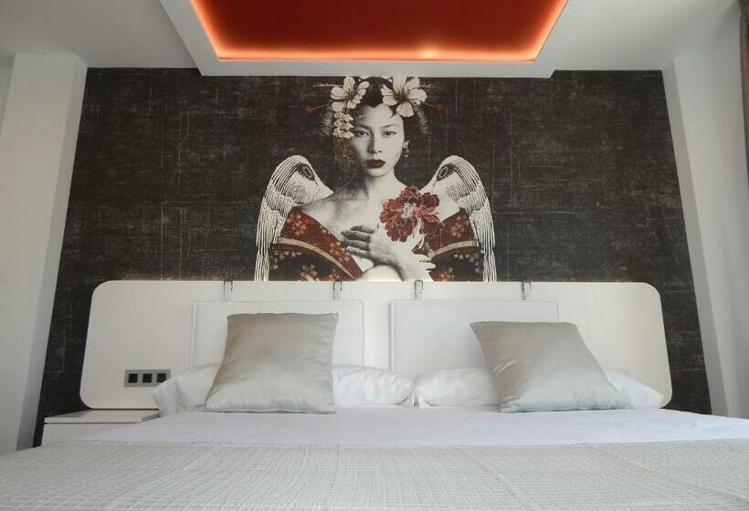 带大床的豪华间, Hostal Boutique Doña Carmen   Adults Recommended