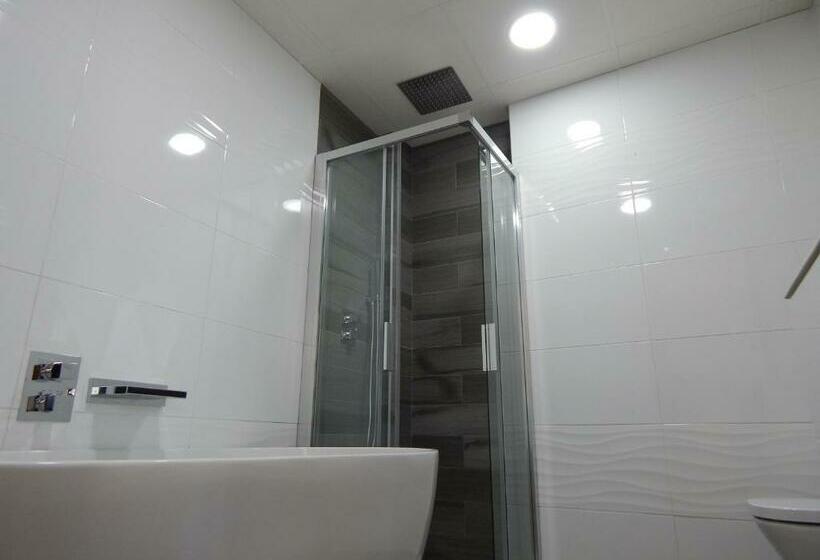اتاق لوکس با تخت بزرگ, Hostal Boutique Doña Carmen   Adults Recommended