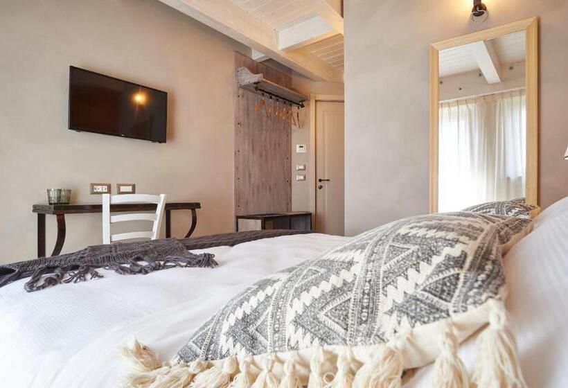 غرفة قياسية مطلة على الجبل, Relais Villa Miraglia