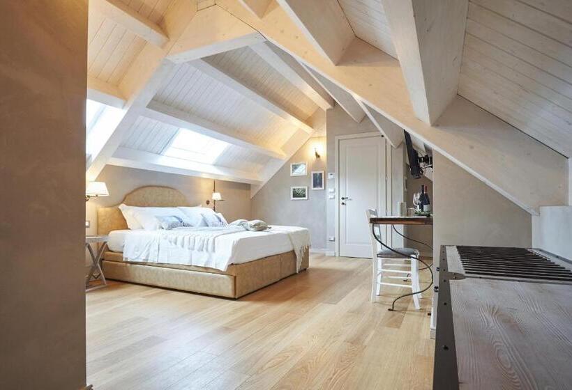 غرفة ديلوكس رباعية, Relais Villa Miraglia