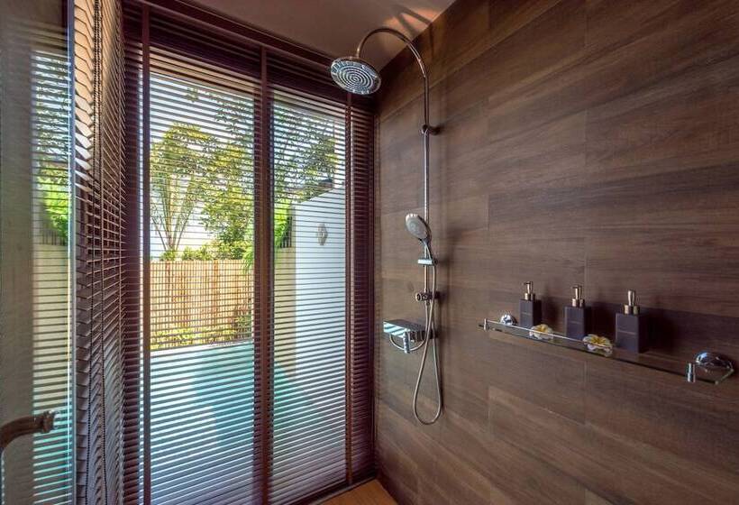 ویلای یک اتاق خوابه با استخر شنا, Triple Tree Beach Resort