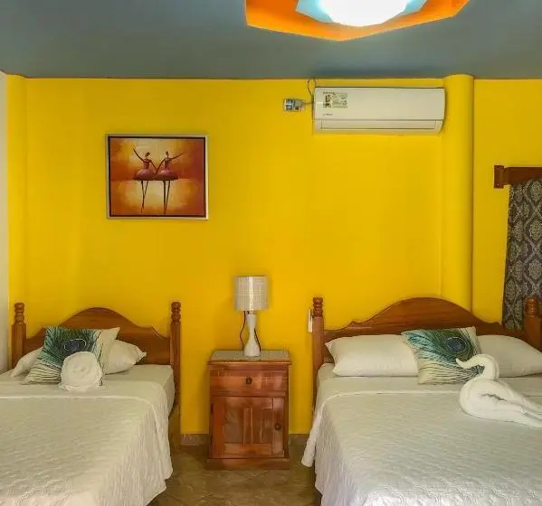 اتاق استاندارد سه نفره, Hostal Familiar Rolo