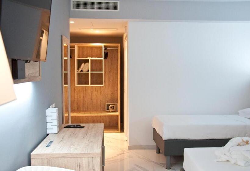 Трехместный Номер Deluxe Вид на Море, Ambruosi Village Resort & Spa