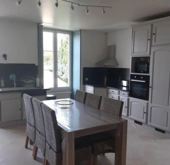 Huoneisto 1 Makuuhuone Puutarhanäkymä, Gîte Et Chambres D Hôtes Du Domaine Du Val Bruant