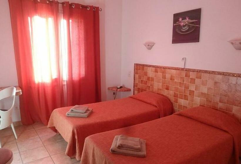 Номер Стандарт, Des Etrangers