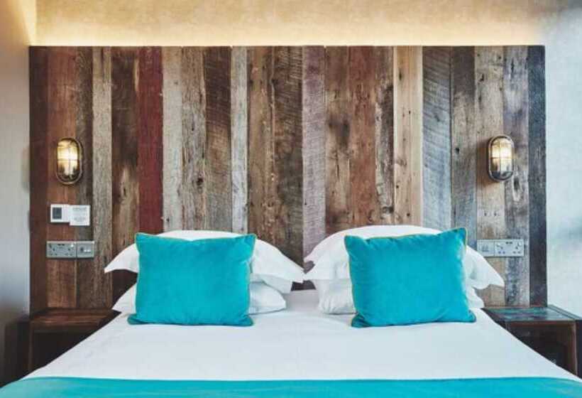 标准间, The Garrison