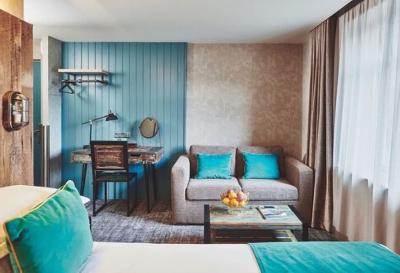 标准三人间, The Garrison