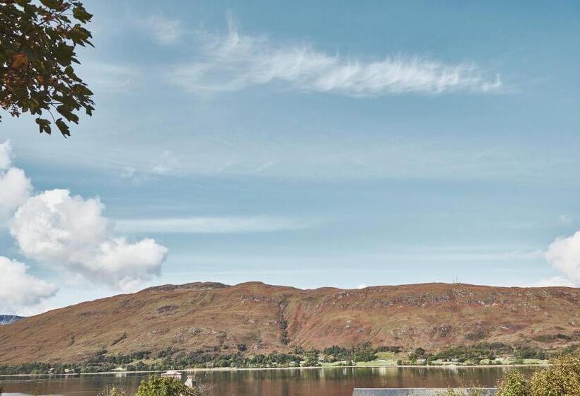 高级大房间, The Garrison