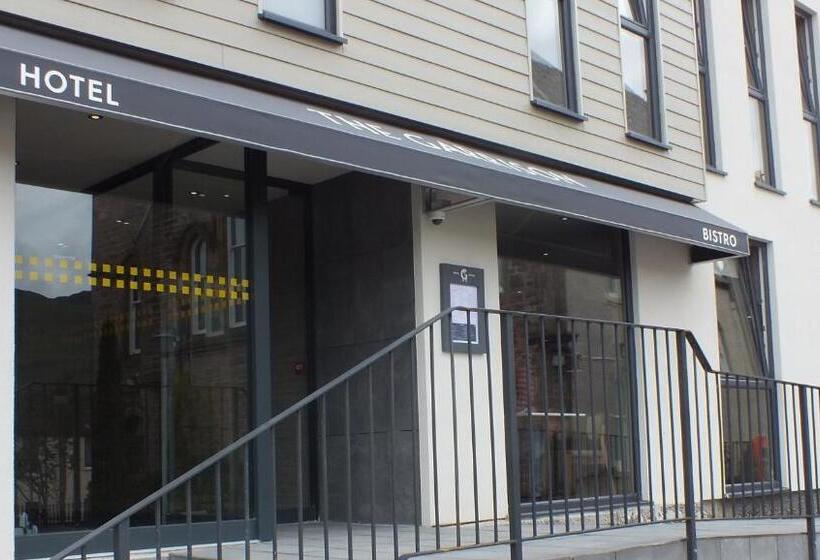 高级大房间, The Garrison