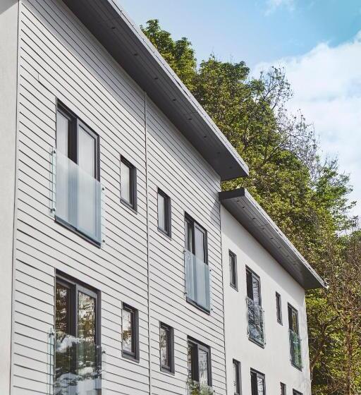 套房, The Garrison