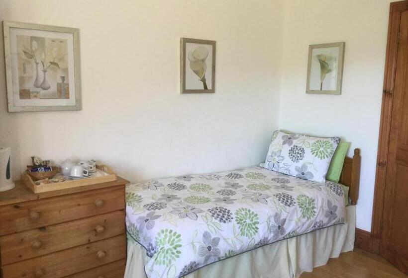 海景豪华三人间, Coombe House B&b