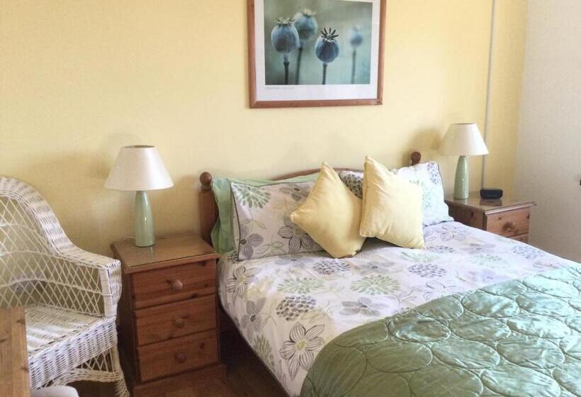 海景豪华三人间, Coombe House B&b