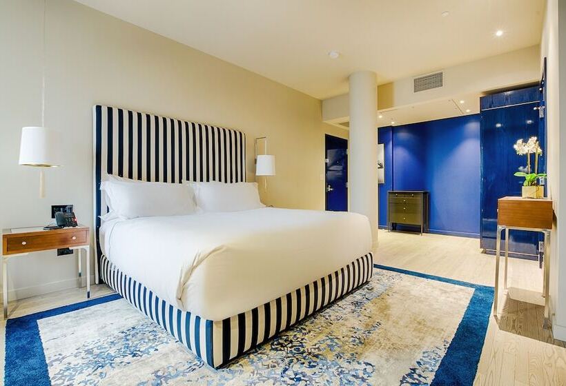 اتاق اکونومی, Monsieur Jean   Hôtel Particulier