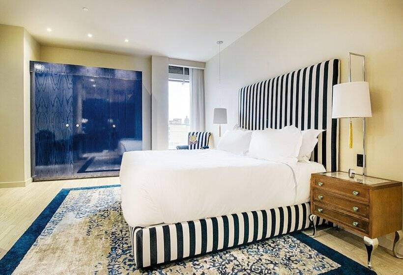 اتاق اکونومی, Monsieur Jean   Hôtel Particulier