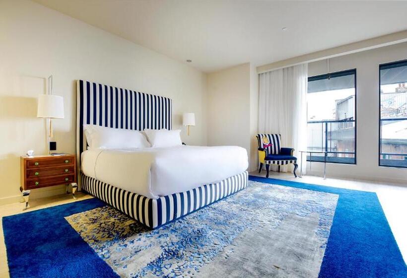 اتاق اکونومی, Monsieur Jean   Hôtel Particulier