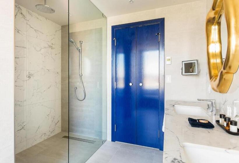 سوئیت با چشم‌انداز رودخانه, Monsieur Jean   Hôtel Particulier