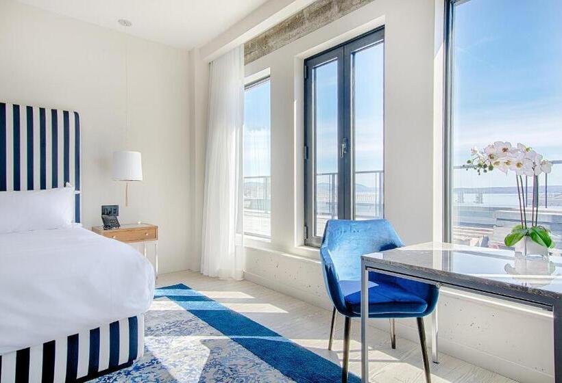 مجموعه ویستا شهر, Monsieur Jean   Hôtel Particulier