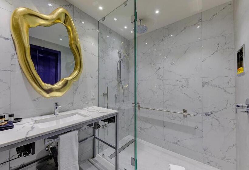 سوئیت کلاسیک, Monsieur Jean   Hôtel Particulier