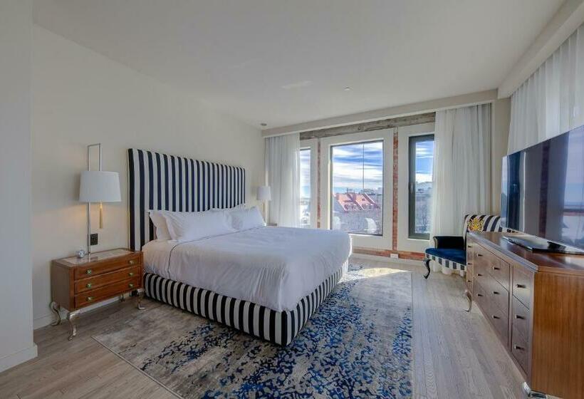 استودیوی استاندارد, Monsieur Jean   Hôtel Particulier