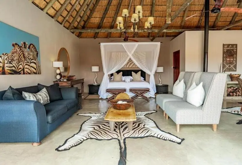 Deluxe Suite King Bed, Lions Valley Lodge