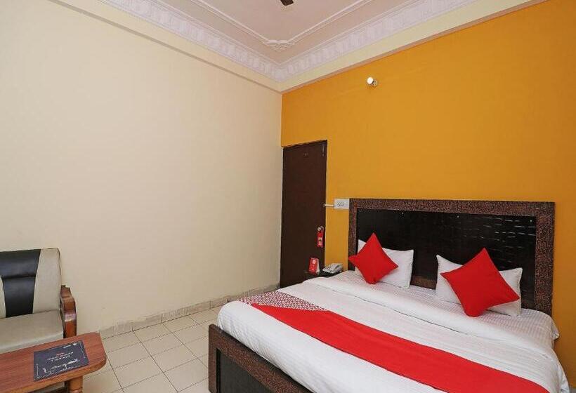 트리플 클래식 룸, Oyo 12123 Hote Sweet Dreams