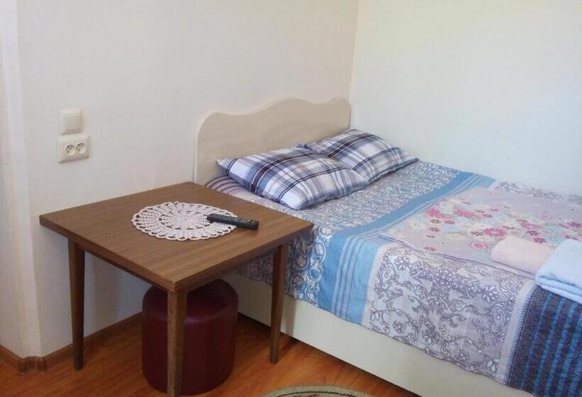 اتاق استاندارد, Guesthouse Mzeona
