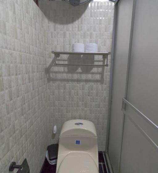 스탠다드 룸 공동 욕실, Kira's House