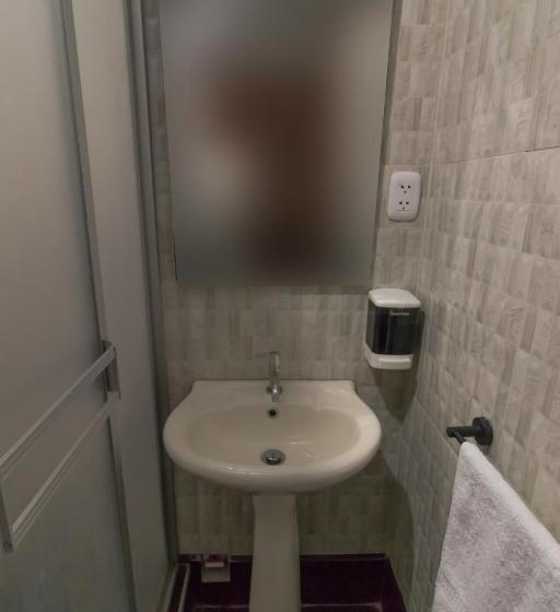 스탠다드 룸 공동 욕실, Kira's House