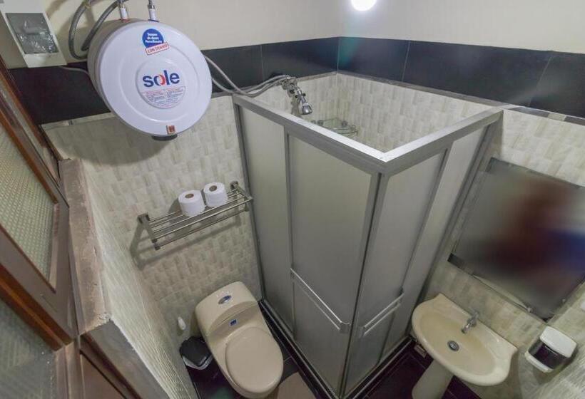 스탠다드 싱글 룸 공동욕실, Kira's House