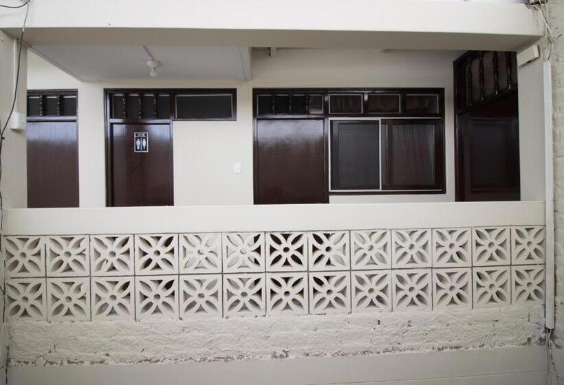 Номер Стандарт, Kira's House