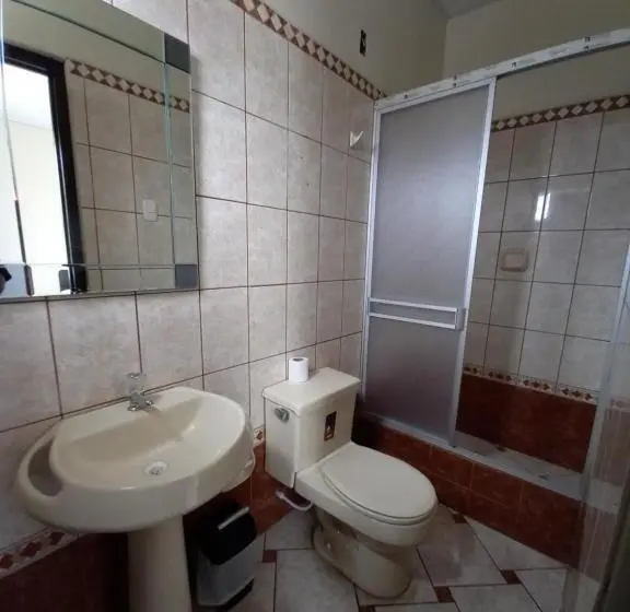 اتاق استاندارد, Kira's House